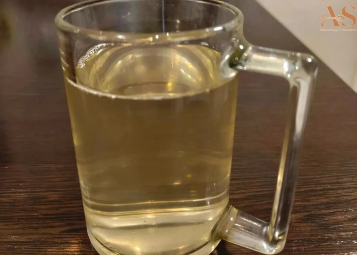 Прозрачный арбузный сок.